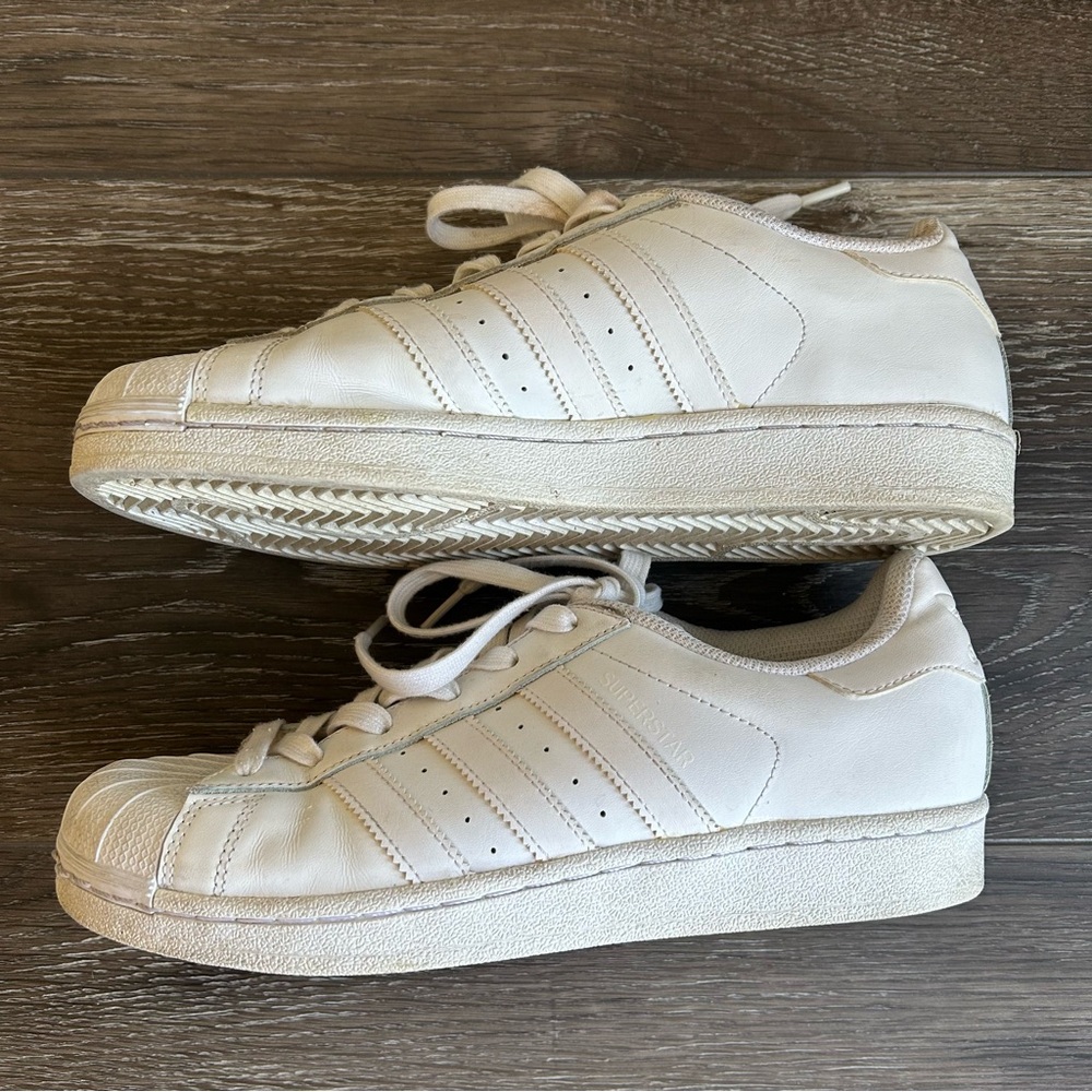 Adidas Superstar White Sneaker Size 8 - Picture 3 of 8